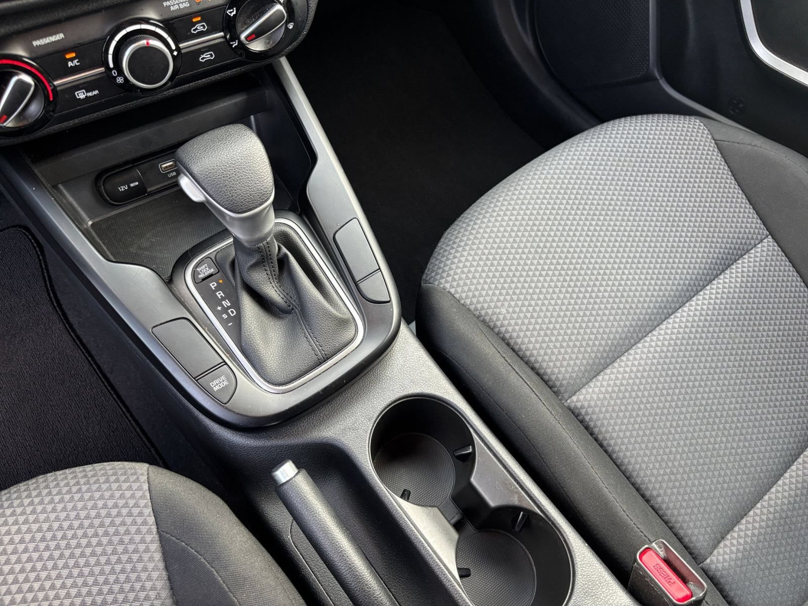 Used 2025 Kia Soul LX w/ LX Technology Package FWD image 38