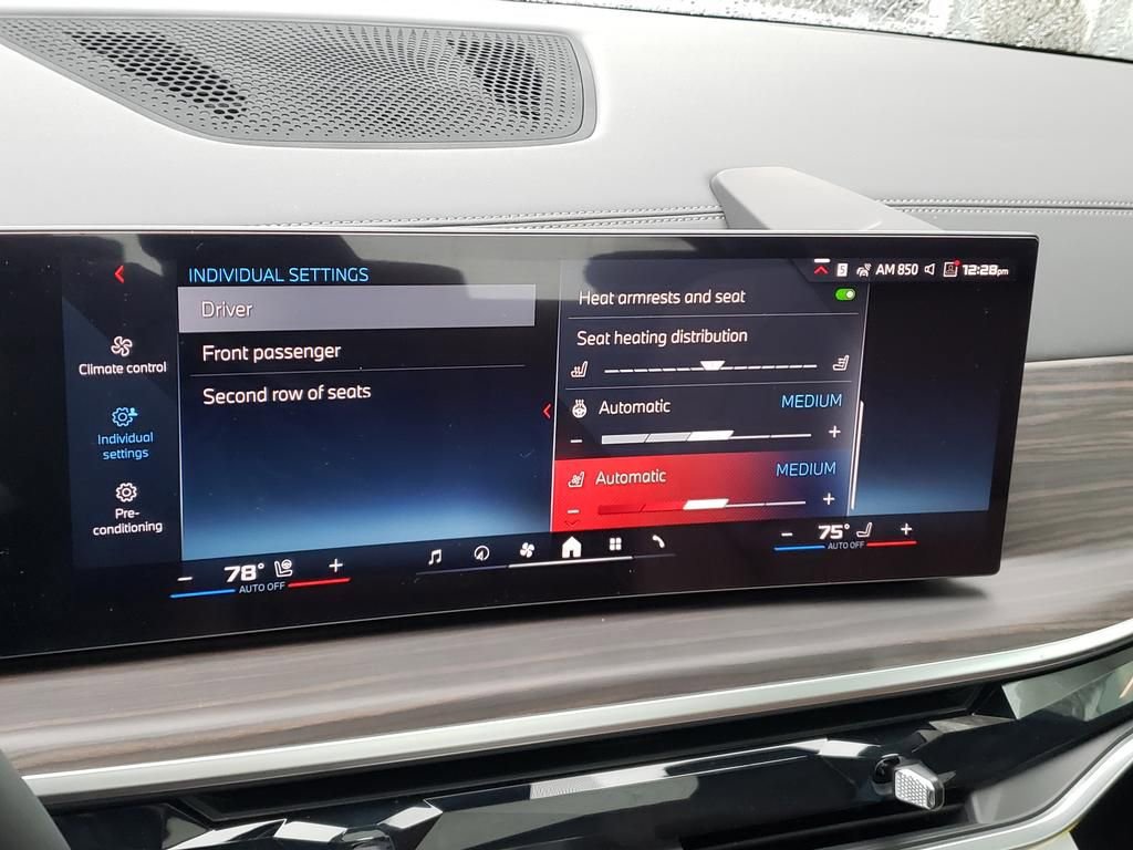 New 2026 BMW X5 M60i image 25