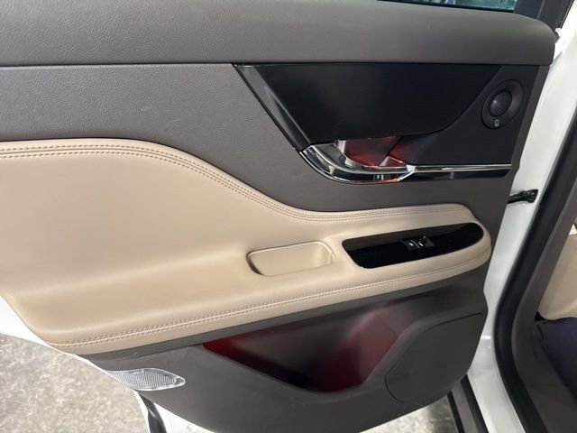 Used 2022 Lincoln Corsair Reserve w/ Equipment Group 201A image 32