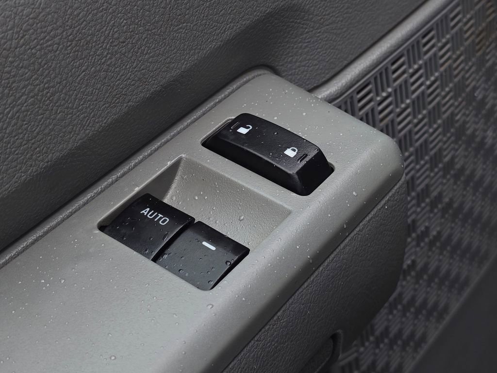 Used 2017 Ford E-450 and Econoline 450 Super Duty w/ Power Windows & Locks Group image 28