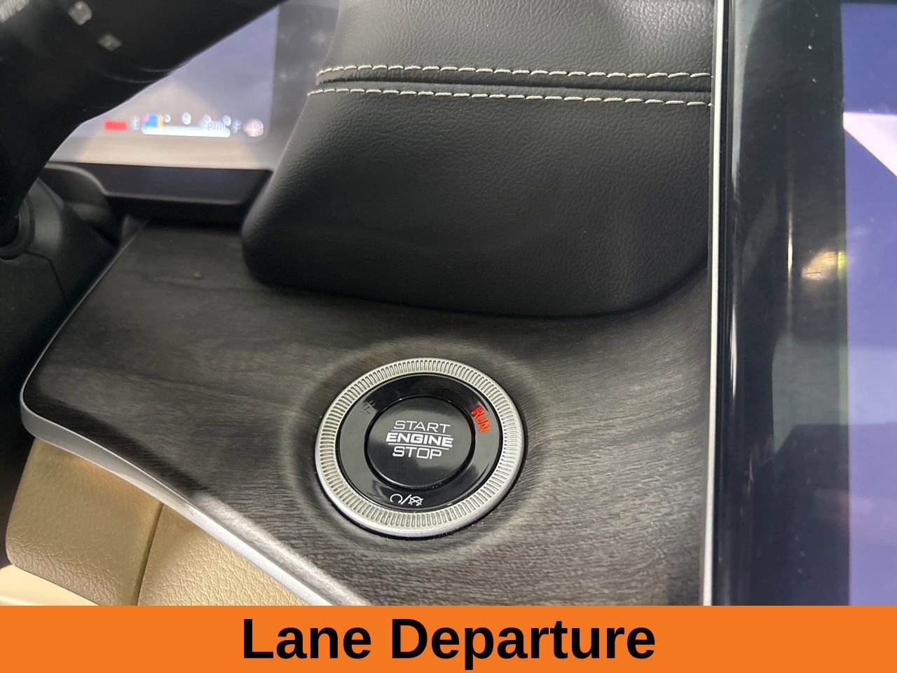 Used 2024 Jeep Grand Cherokee Limited w/ Luxury Tech Group II image 20