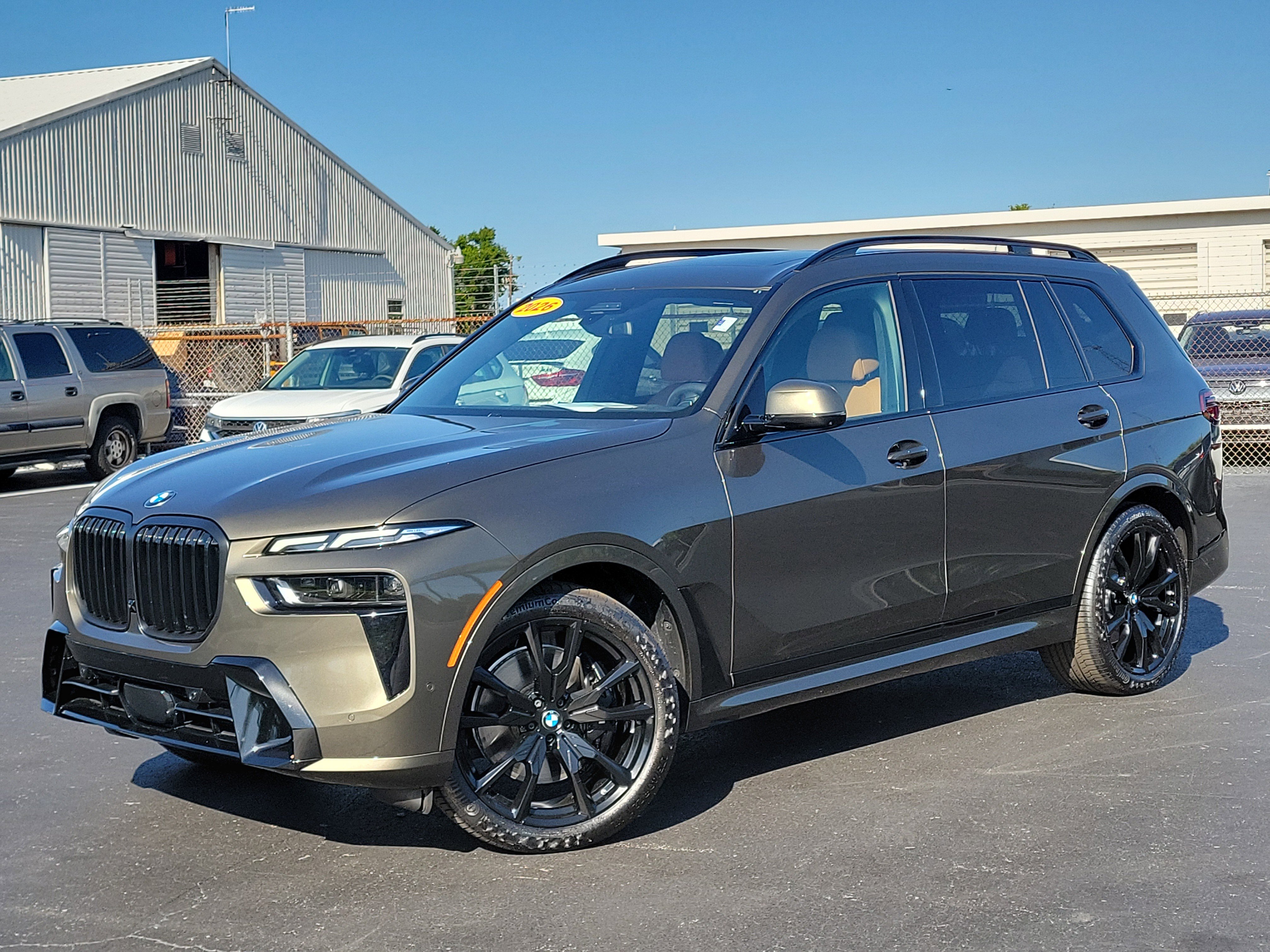 Used 2026 BMW X7 xDrive40i w/ M Sport Package AWD/4WD image 1