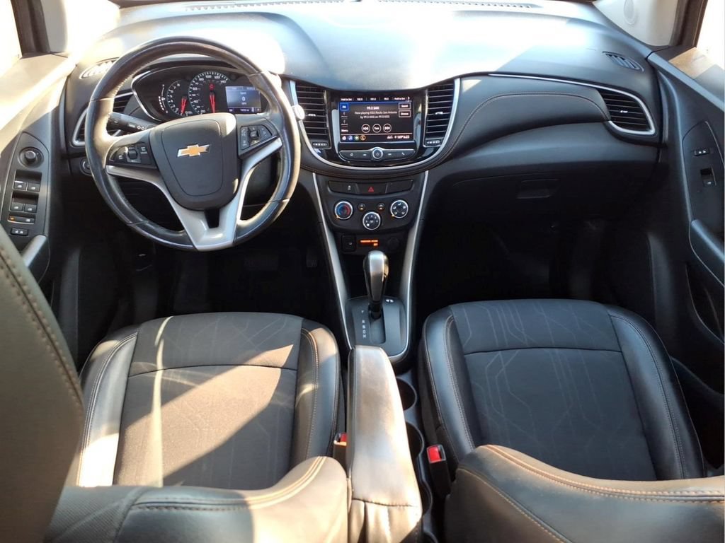 Used 2020 Chevrolet Trax LT w/ LT Convenience Package FWD image 18