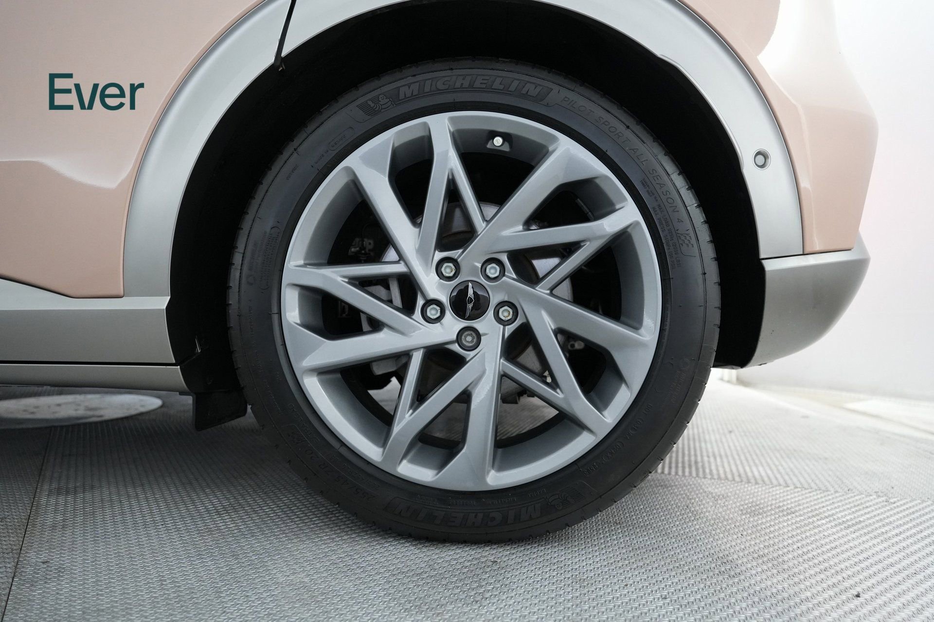 Used 2023 Genesis GV60 Advanced w/ Cargo Package image 19