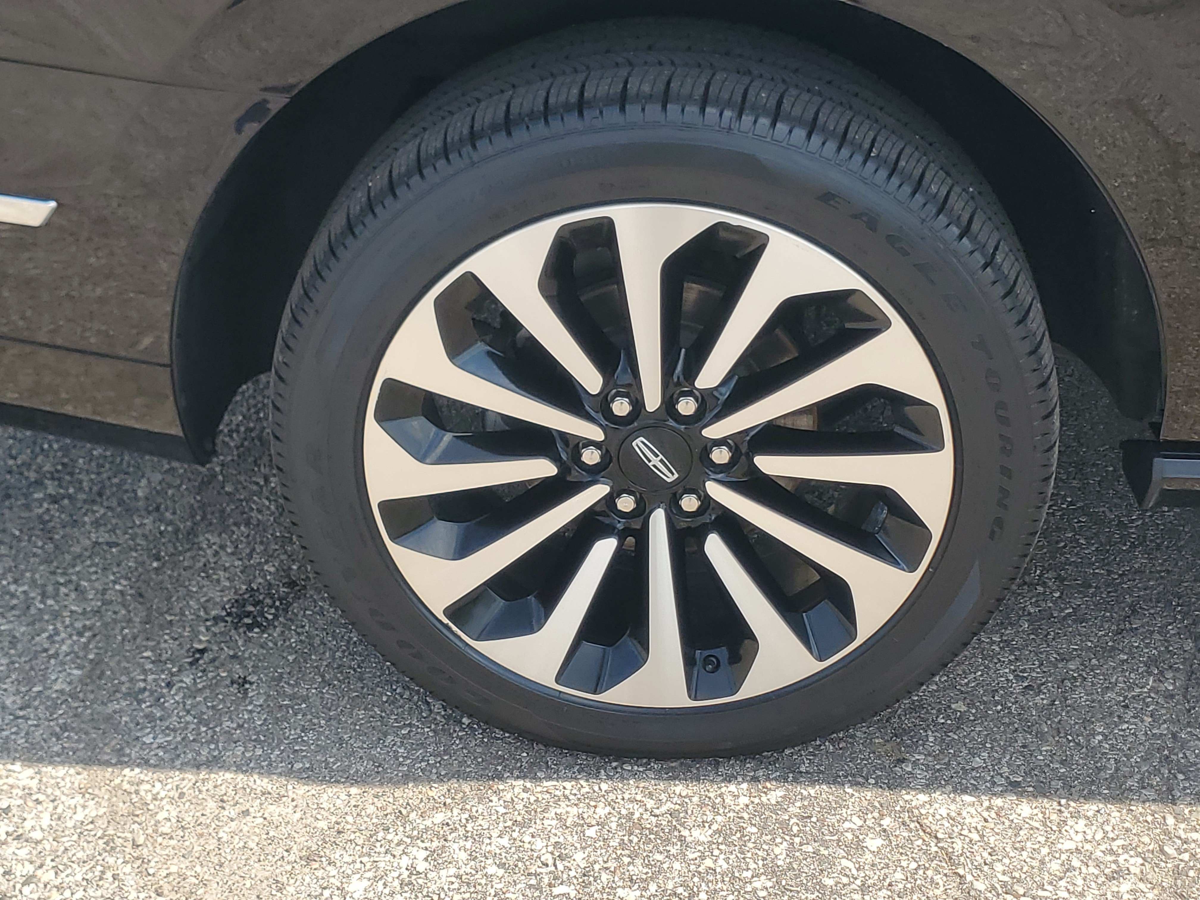 Certified 2023 Lincoln Navigator Reserve AWD/4WD image 7