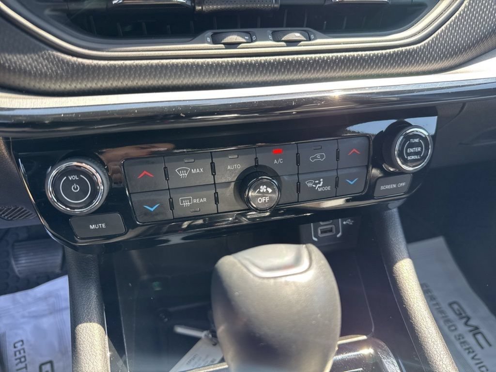 Used 2025 Jeep Compass Trailhawk AWD/4WD image 37