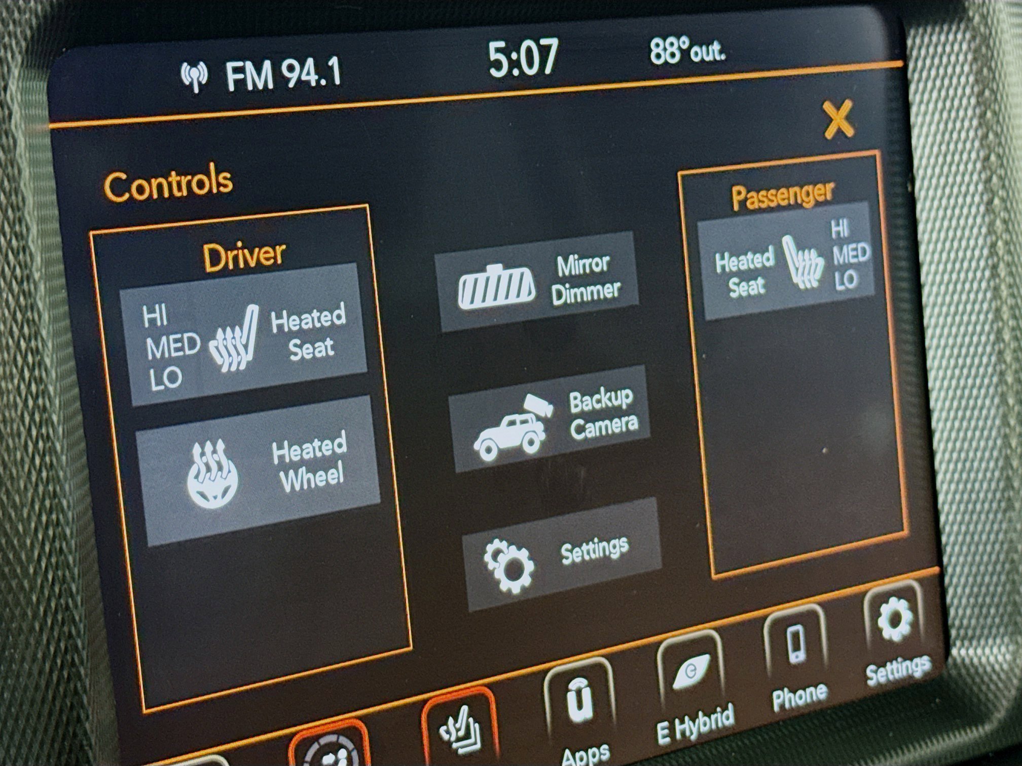 Used 2023 Jeep Wrangler Unlimited Sahara w/ Cold Weather Group image 24