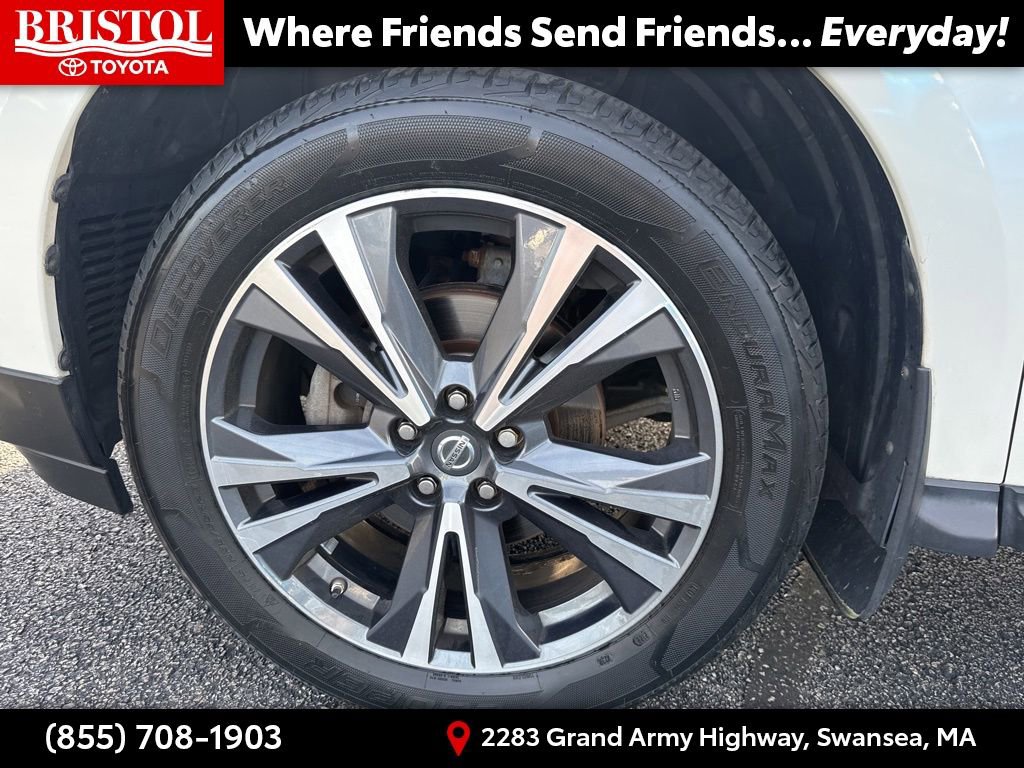 Used 2018 Nissan Pathfinder Platinum AWD/4WD image 11