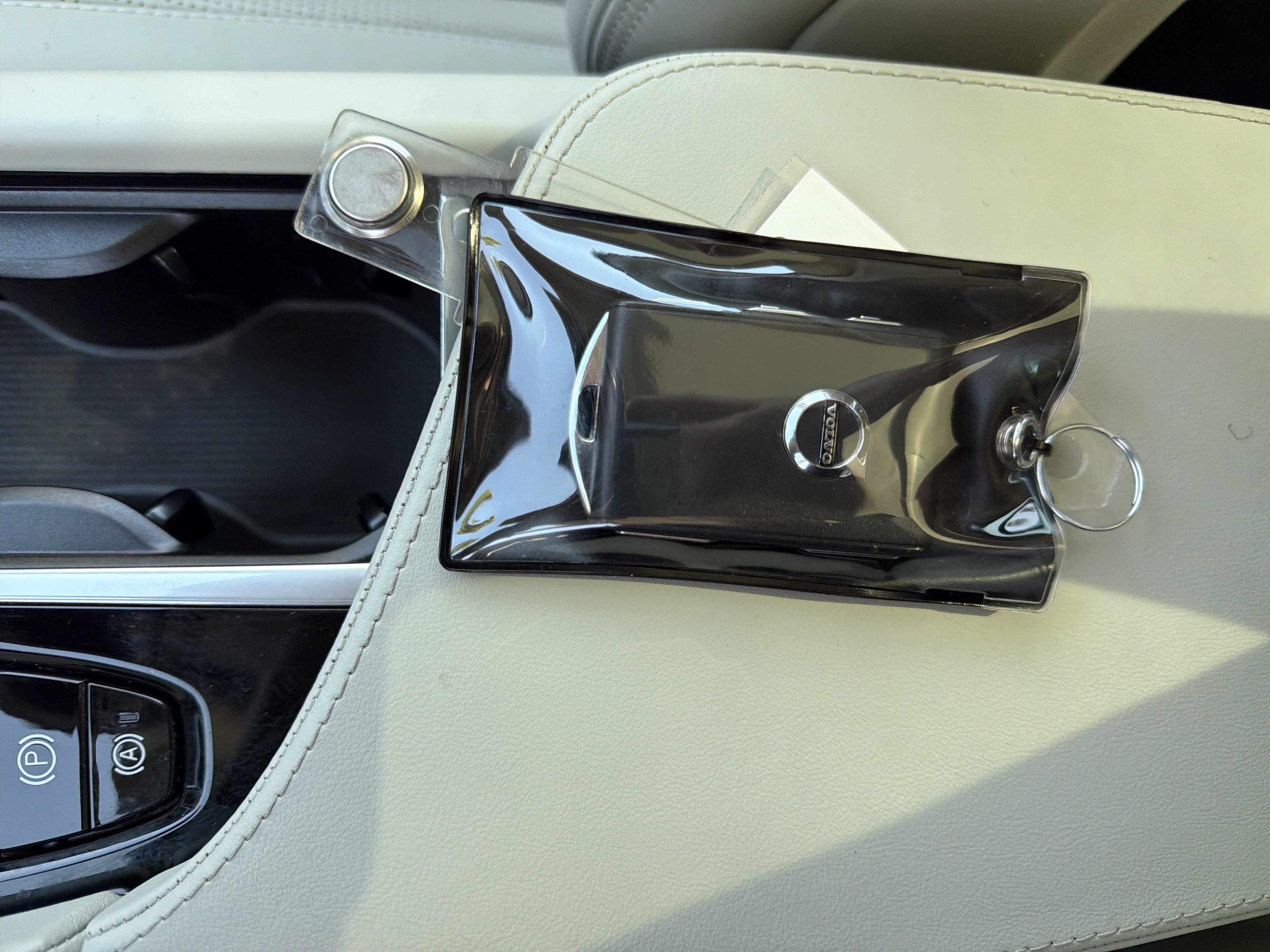 Certified 2024 Volvo XC90 T8 Ultimate w/ Protection Package Premier AWD/4WD image 38