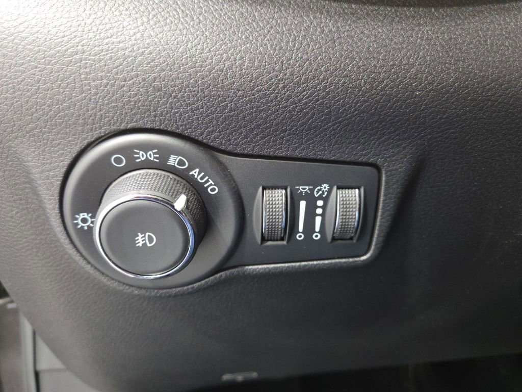 Used 2022 Jeep Compass Latitude w/ Convenience Group image 27