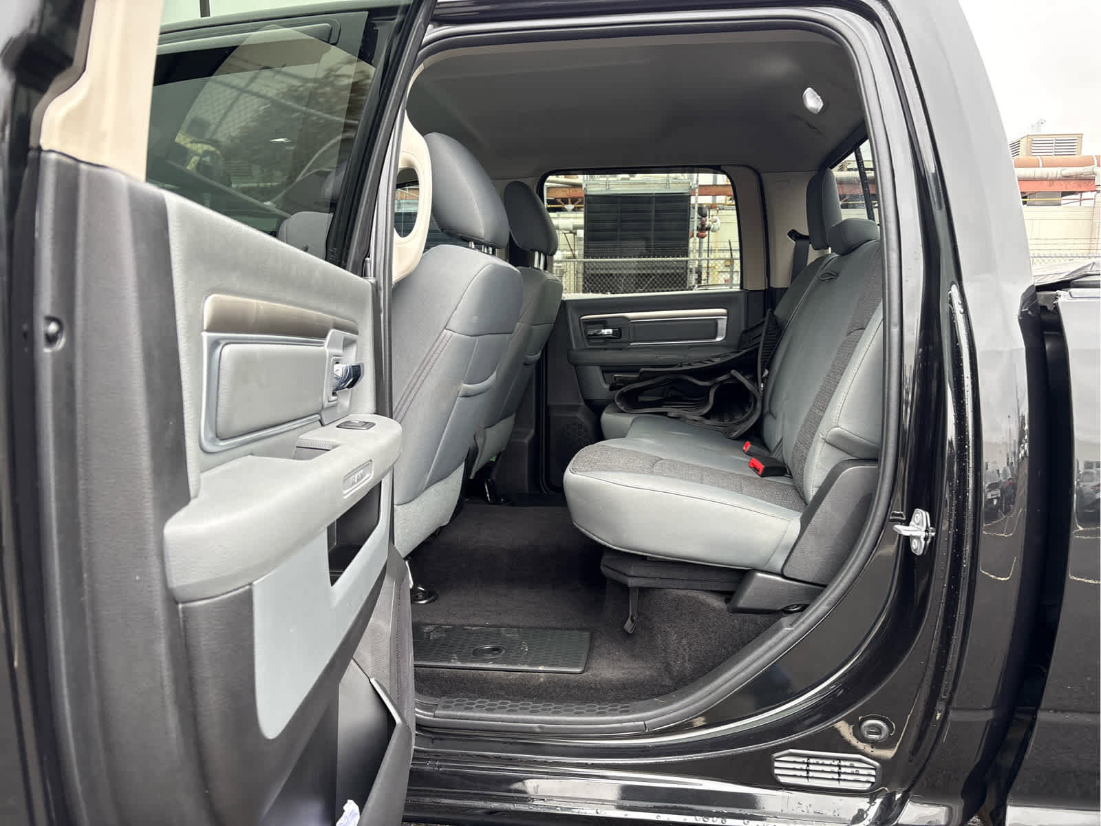 Used 2017 RAM 2500 Big Horn w/ Black Appearance Group image 9