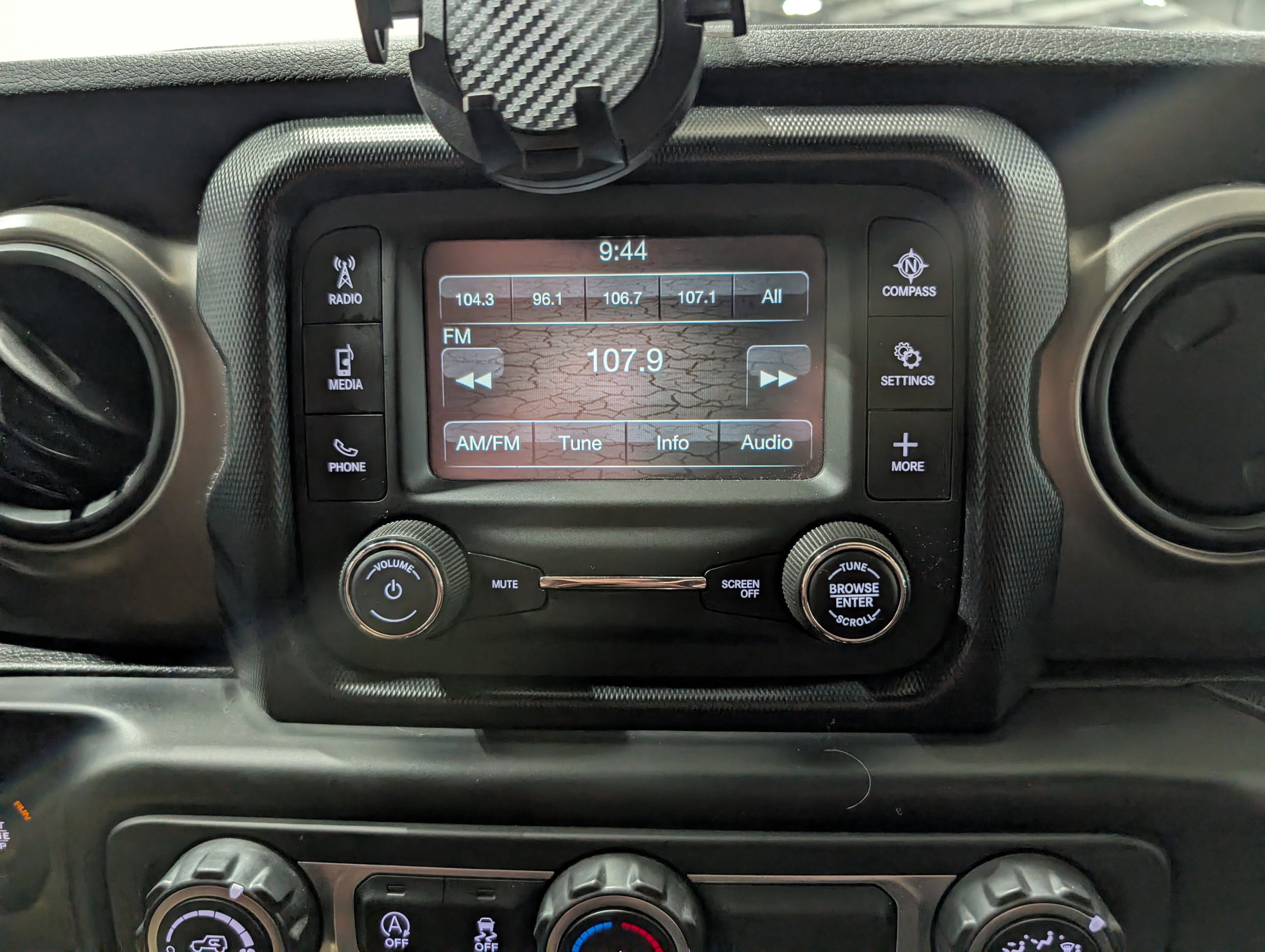 Used 2019 Jeep Wrangler Sport AWD/4WD image 21