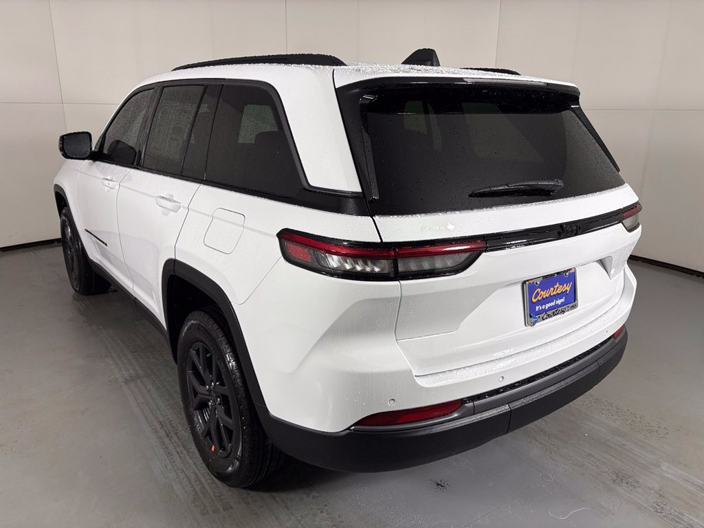 New 2027 Jeep Grand Cherokee Altitude RWD image 6