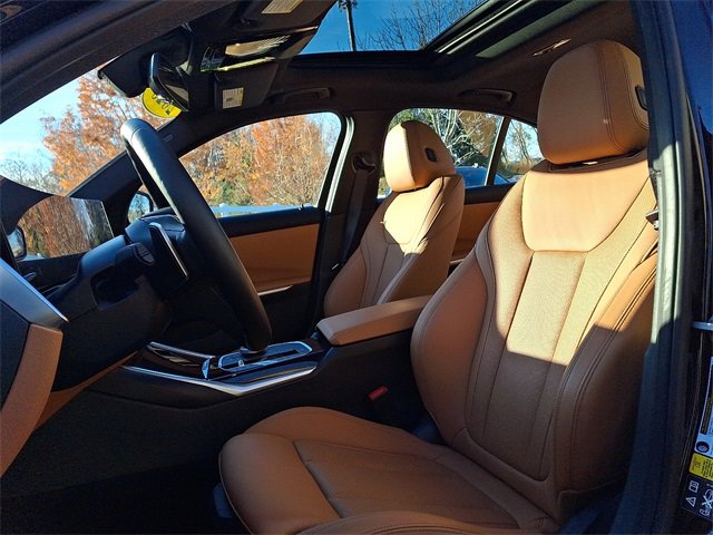 Used 2023 BMW 330i xDrive Sedan w/ Premium Package image 13