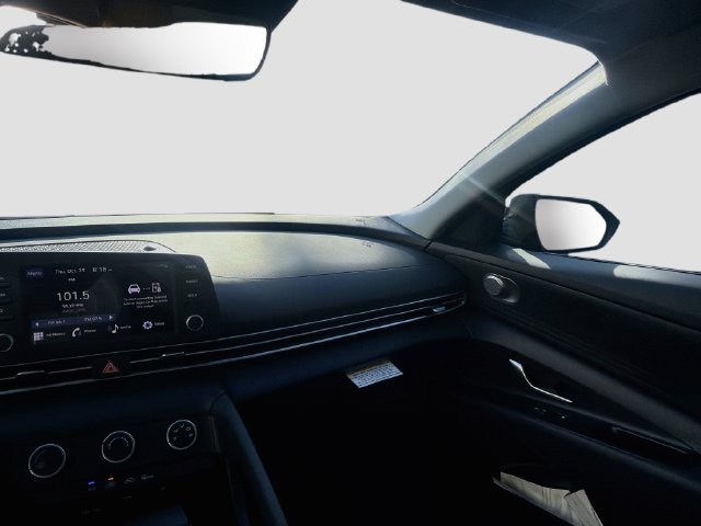 New 2026 Hyundai Elantra SE FWD image 22