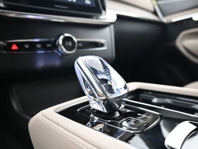 New 2026 Volvo XC90 B6 Plus w/ Protection Package Premier image 12