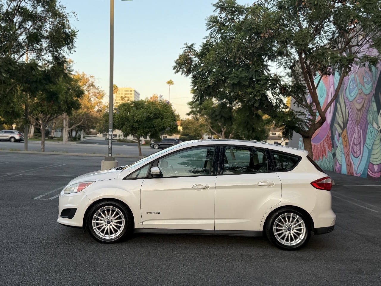 Used 2013 Ford C-MAX SE FWD image 2