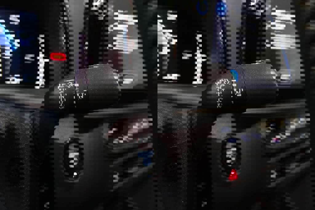 Used 2025 Toyota Camry SE w/ Multimedia Upgrade Package image 39