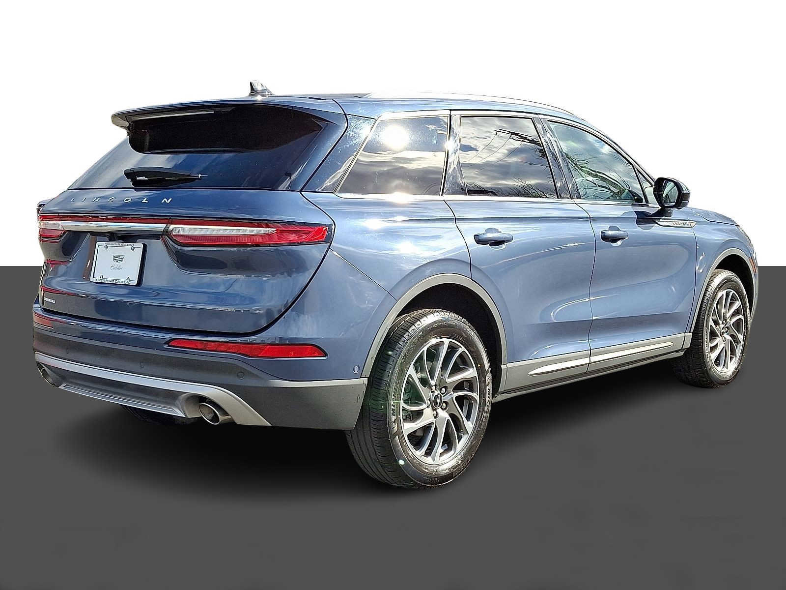 Used 2022 Lincoln Corsair AWD w/ Equipment Group 101A image 6