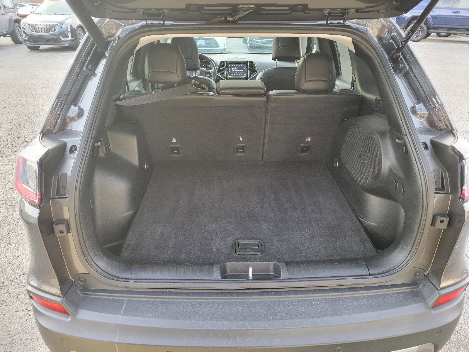 Used 2019 Jeep Cherokee Limited image 30