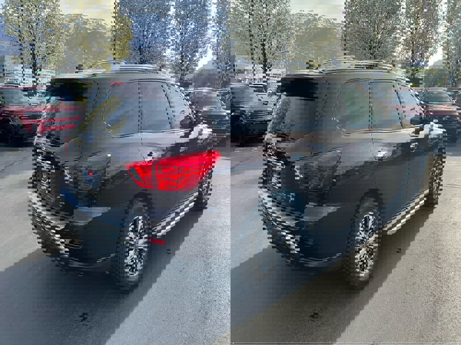 Used 2019 Nissan Pathfinder SL image 7