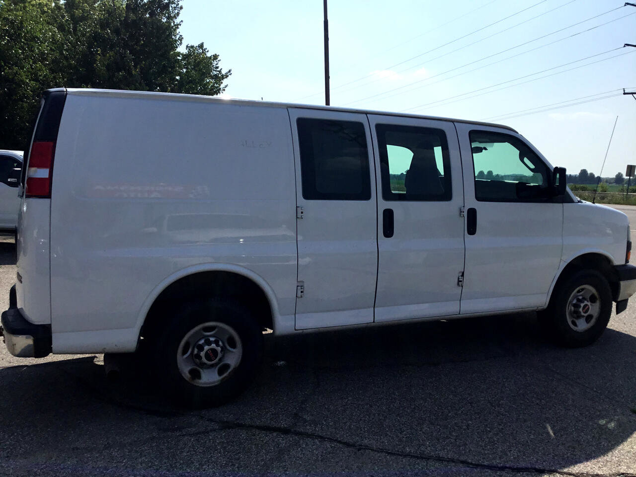 Used 2017 GMC Savana 2500 image 5