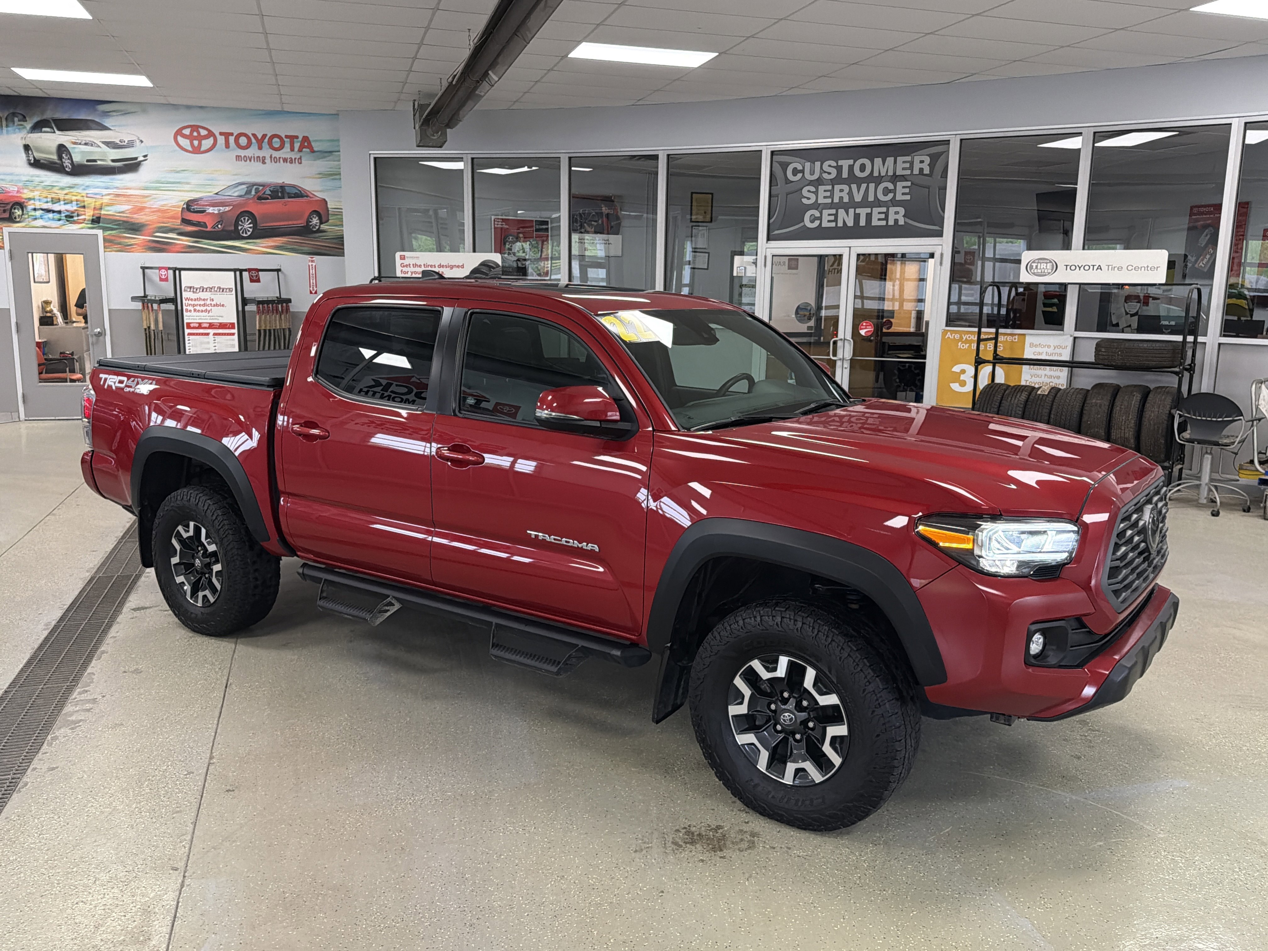 Used 2022 Toyota Tacoma TRD Off-Road w/ TRD Premium Off Road Package AWD/4WD image 48