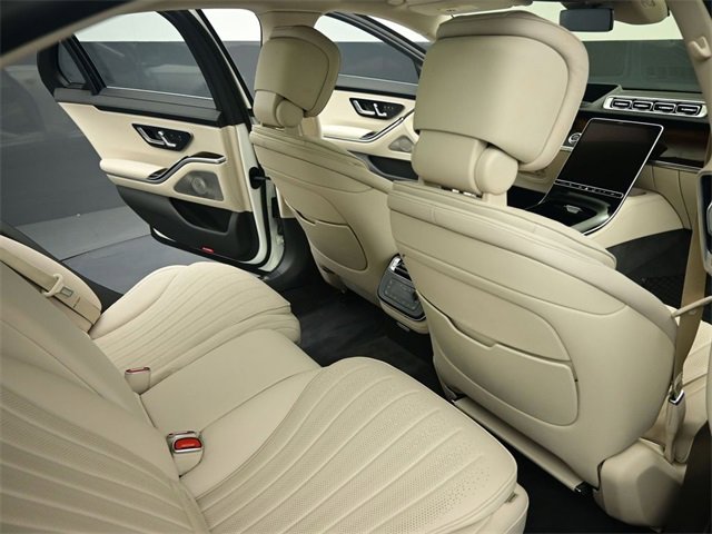 Used 2022 Mercedes-Benz S 580 4MATIC Sedan w/ Rear Seat Package image 40