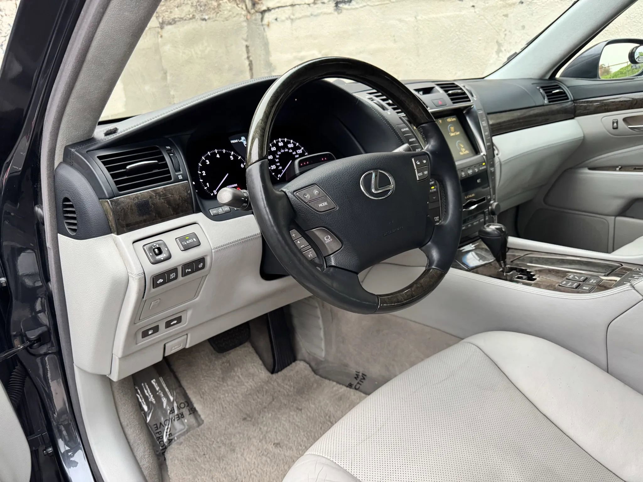 Used 2008 Lexus LS 600h L image 13