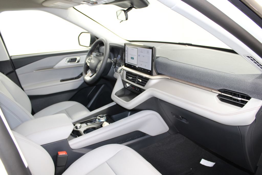 New 2026 Ford Explorer Active RWD image 30
