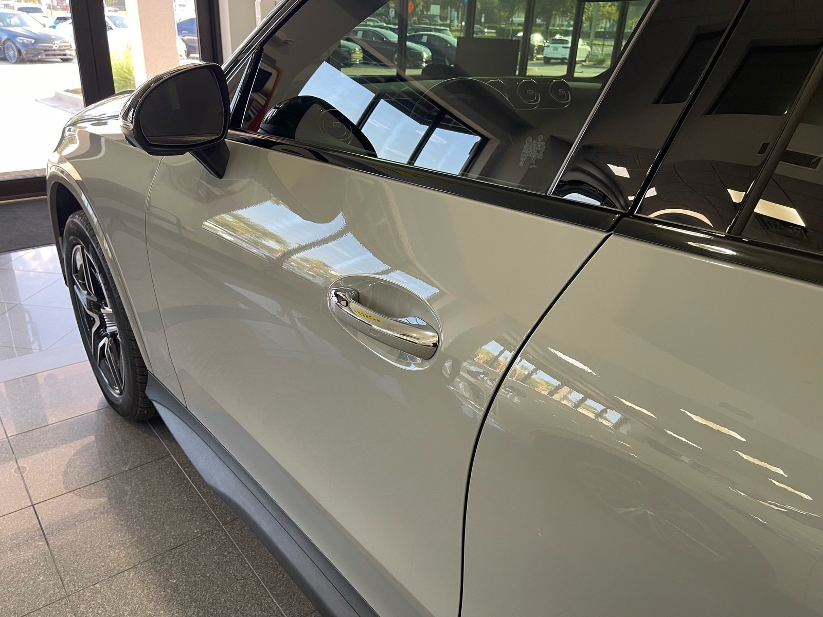 Used 2025 Mercedes-Benz GLC 300 4MATIC image 13