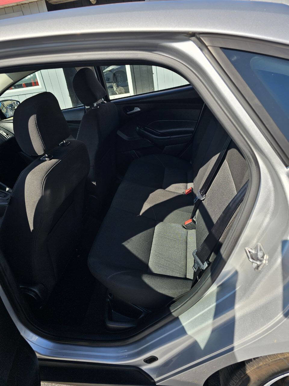 Used 2017 Ford Focus SE w/ Cold Weather Package image 15