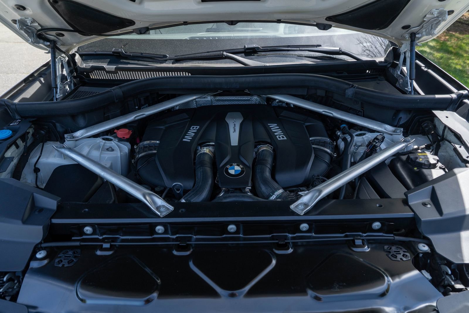 Used 2020 BMW X5 xDrive50i w/ Executive Package AWD/4WD image 14