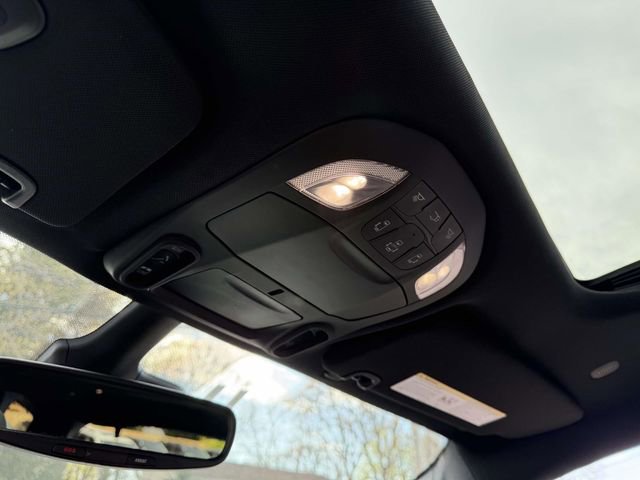 Used 2025 Chrysler Pacifica Limited FWD image 28