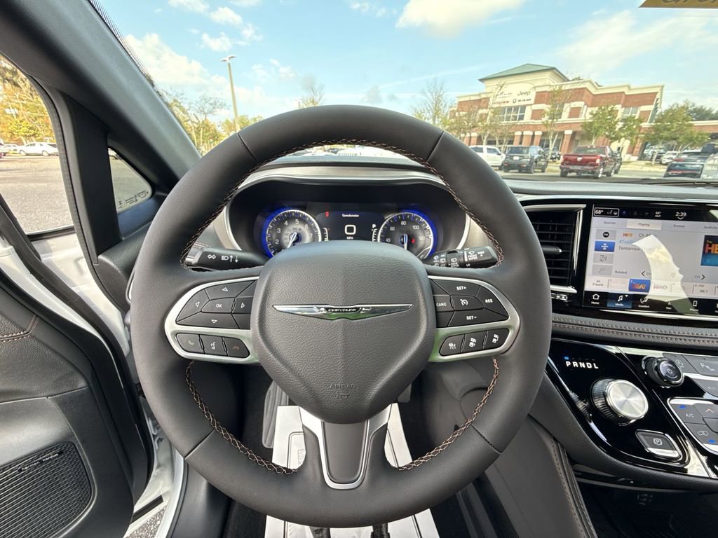 New 2026 Chrysler Pacifica Pinnacle image 14
