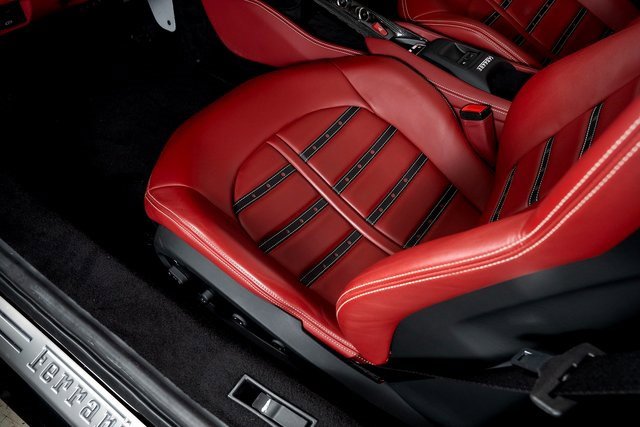 Used 2022 Ferrari F8 Tributo image 22