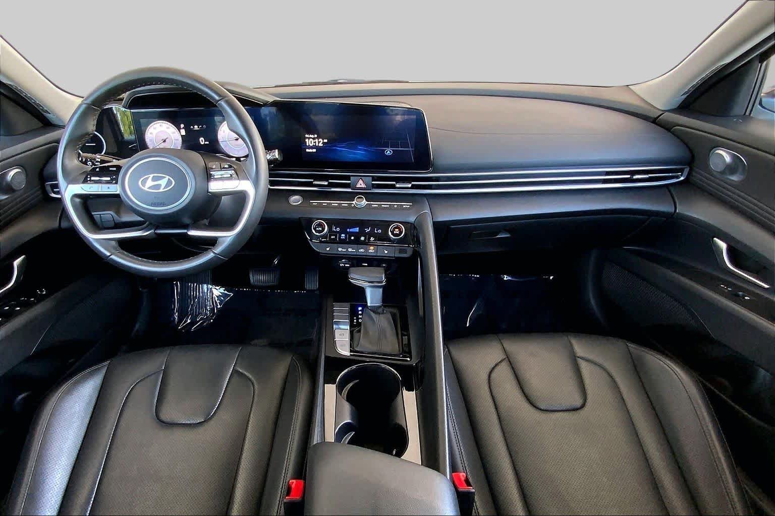 Used 2025 Hyundai Elantra Limited FWD image 16