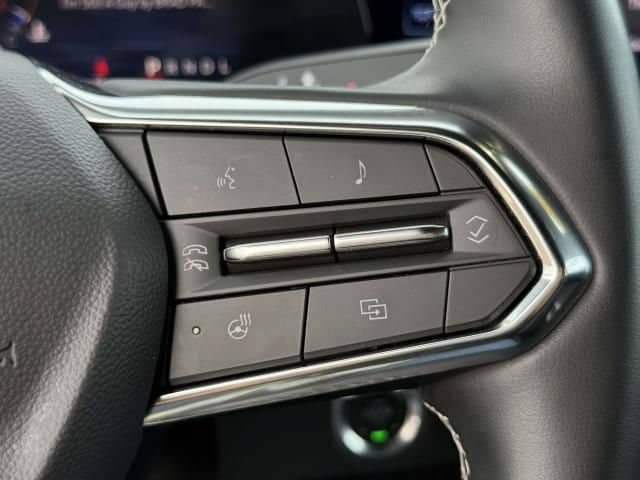 Used 2024 Chevrolet Traverse LT AWD/4WD image 25