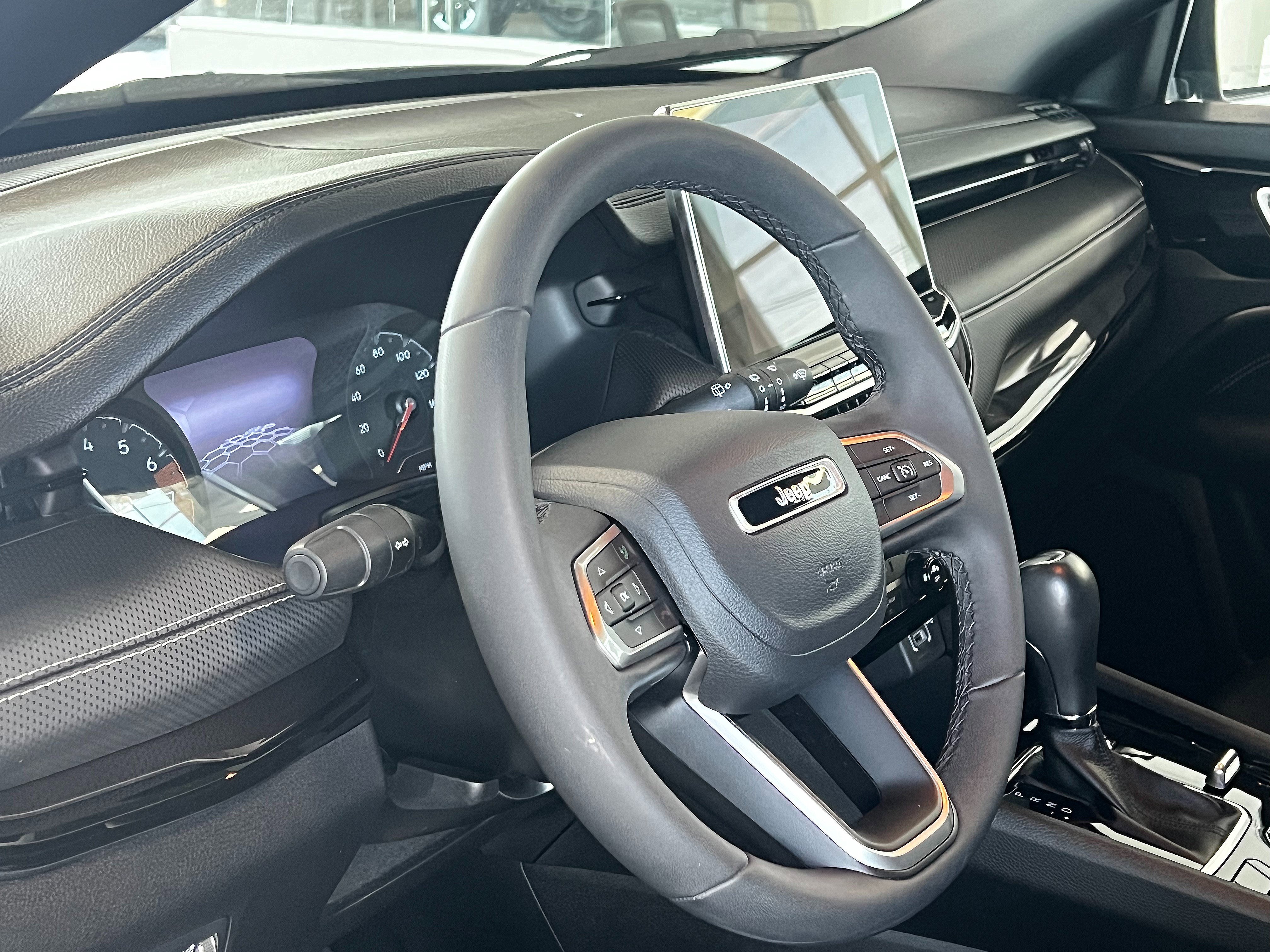 Used 2022 Jeep Compass Latitude image 11