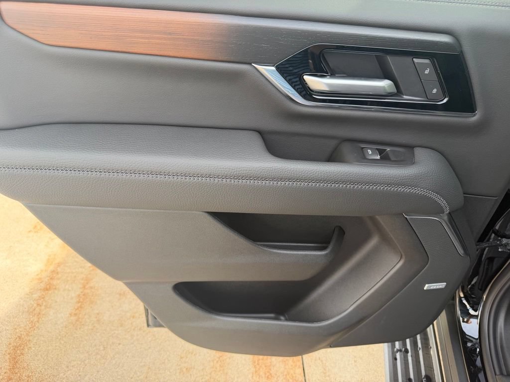 New 2026 GMC Yukon Denali w/ Sun & Power Step Package AWD/4WD image 10
