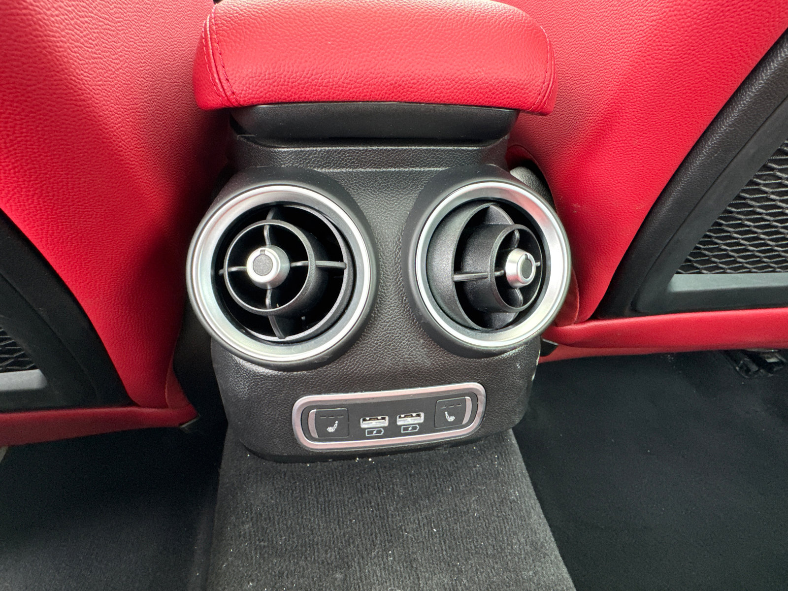 Used 2024 Alfa Romeo Giulia Veloce AWD/4WD image 26