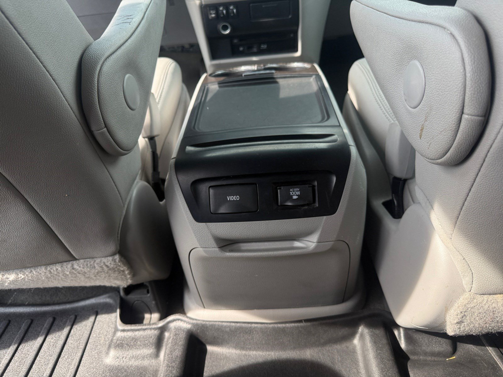 Used 2015 Toyota Sienna XLE Premium AWD/4WD image 30