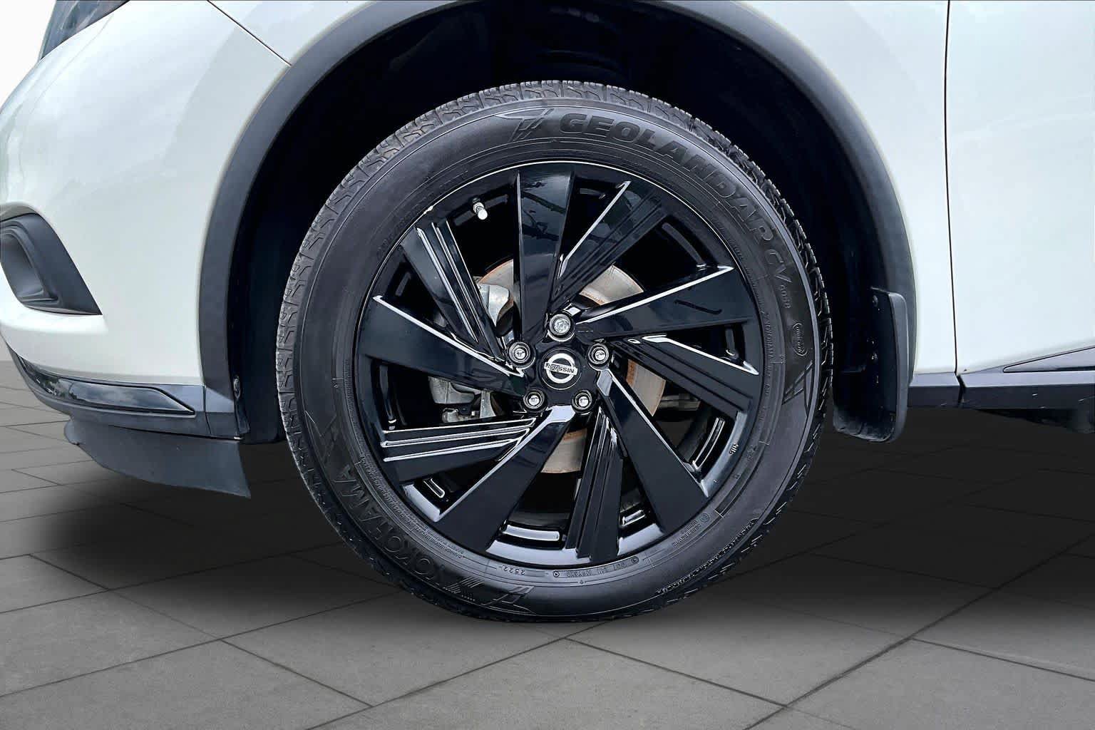Used 2018 Nissan Murano SL w/ Midnight Edition Package FWD image 11