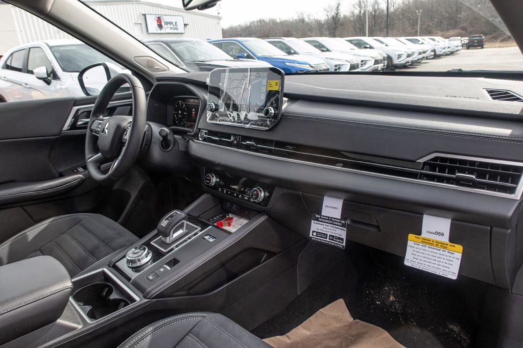New 2025 Mitsubishi Outlander 4WD Plug-In Hybrid image 22
