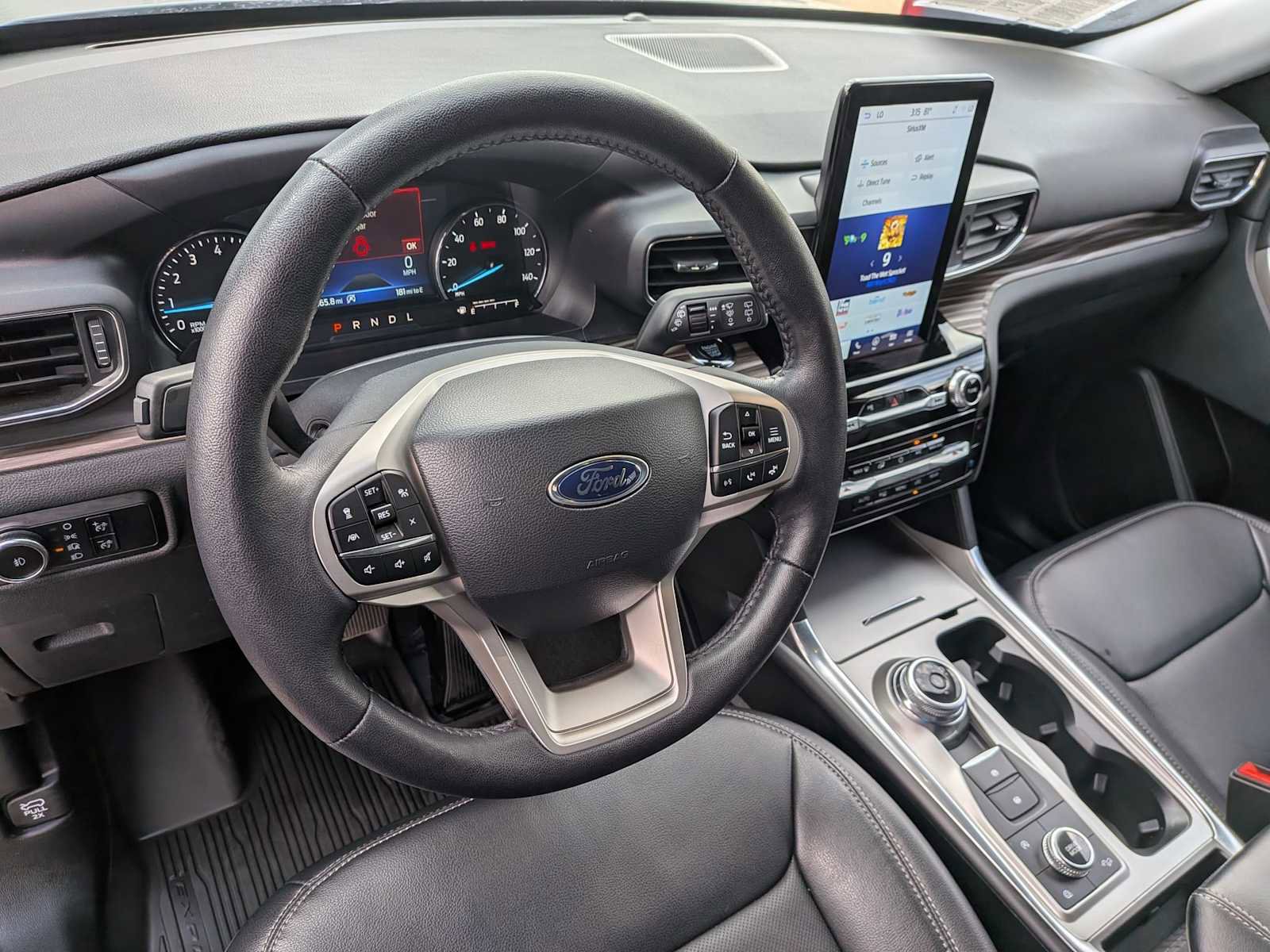 Used 2024 Ford Explorer Limited w/ Limited Technology Package AWD/4WD image 12