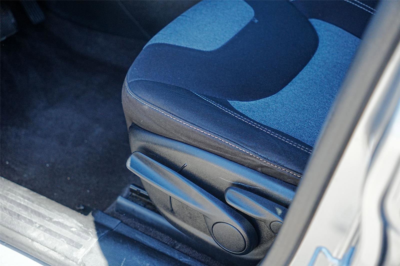 Used 2016 Jeep Cherokee Sport image 24