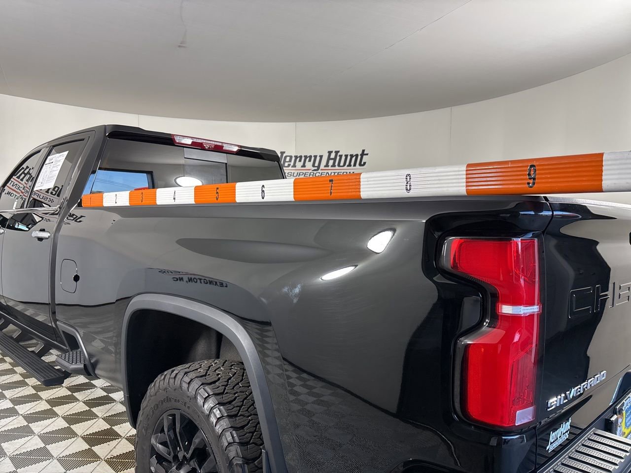 Used 2025 Chevrolet Silverado 3500 LTZ w/ LTZ Premium Package image 7