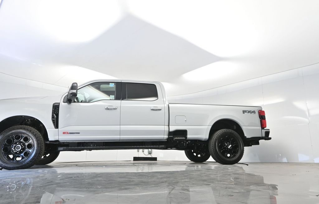 Used 2026 Ford F350 Lariat w/ Black Appearance Package image 7