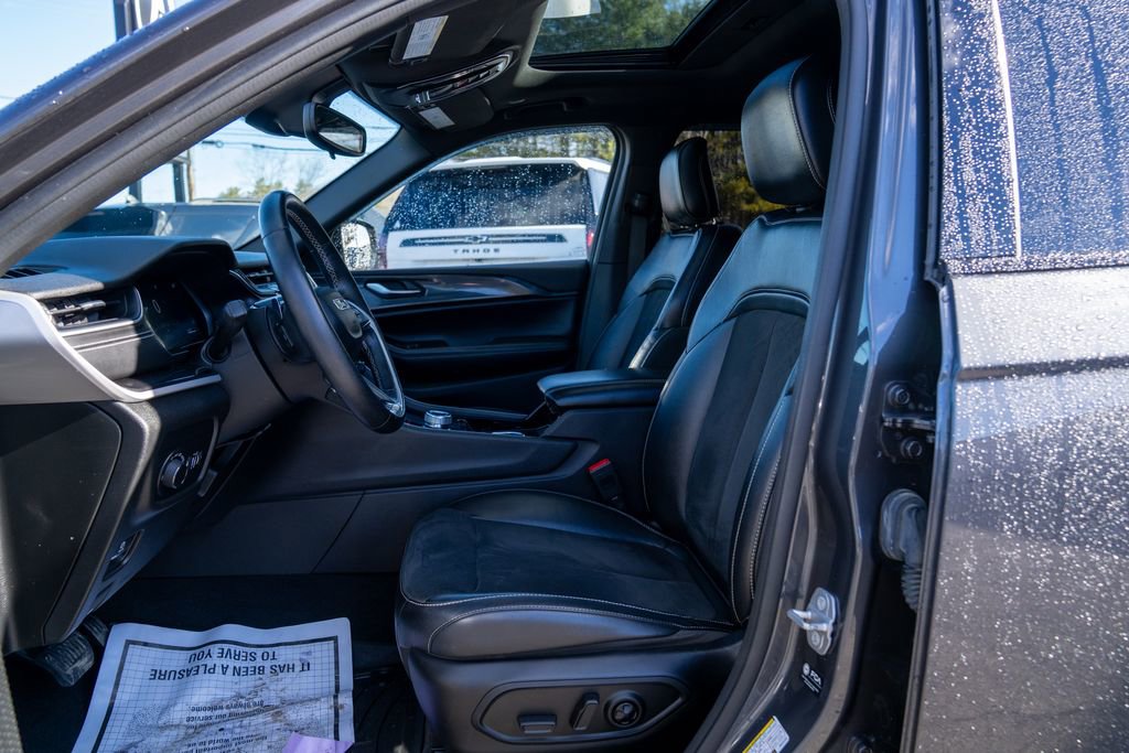 Used 2021 Jeep Grand Cherokee L Laredo image 19