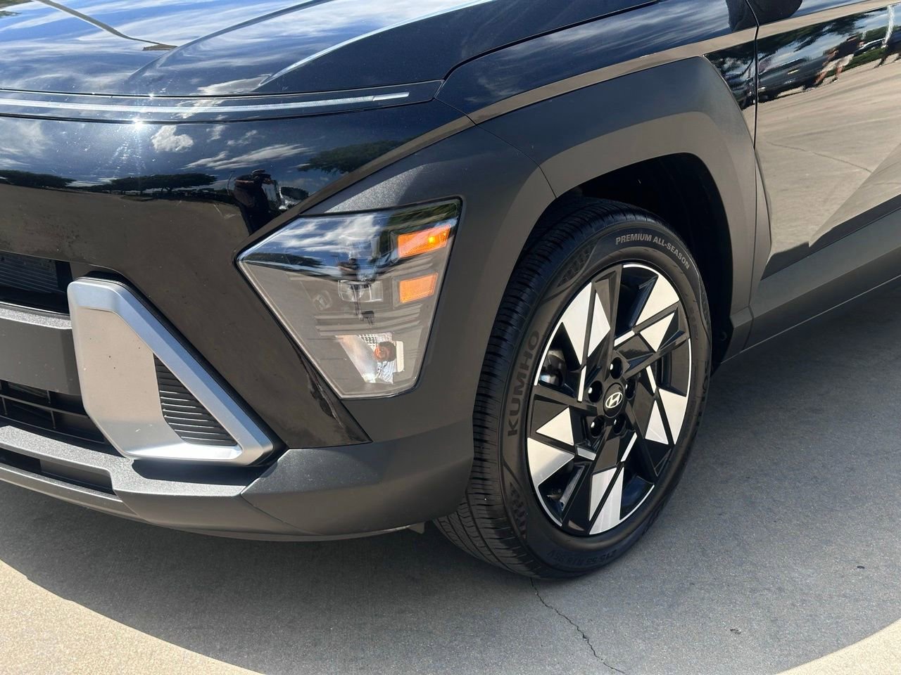 Used 2025 Hyundai Kona SEL FWD image 7